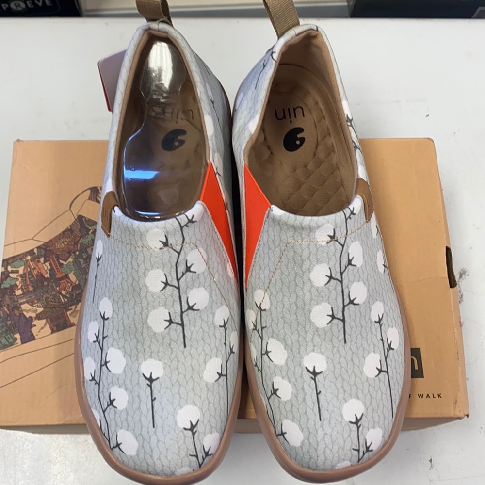 Uin shoes